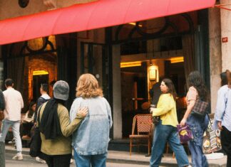 Bakırköy Dairelerinde Yeni Bina mı, Geniş Tadilatlı Eski Bina mı?